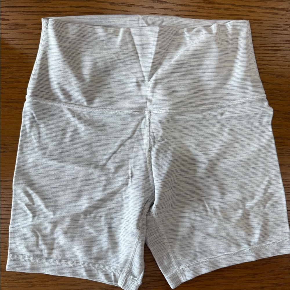 lulu lemon Align Shorts 6”